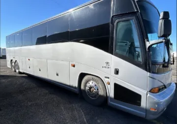 2012 MCI J4500