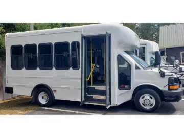 2013 GM StarTrans Shuttle Bus