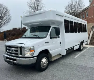 2017 FORD E450