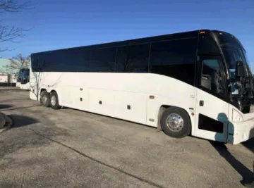 2013 MCI J4500 Coach Bus