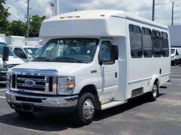 2015 Ford Econoline Superduty Shuttle Bus