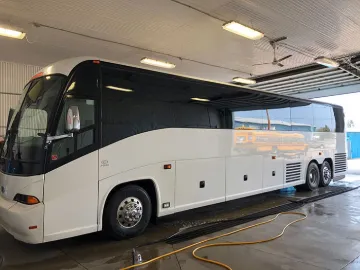 2011 MCI J4500 Coach Bus