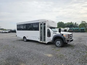 2016 Ford F550 Shuttle Bus