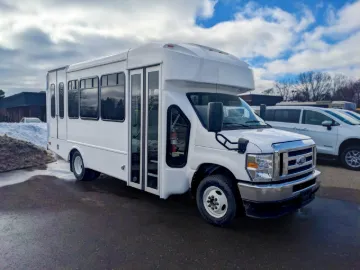 2024 Champion Challenger Shuttle Bus