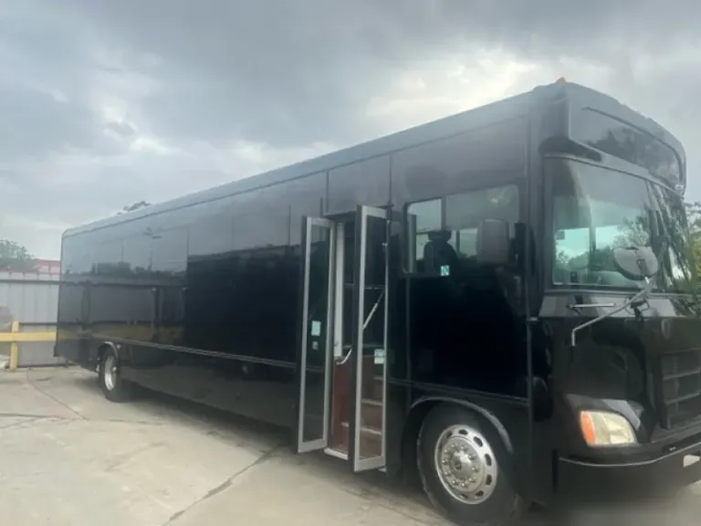 2014 Glaval Apollo Shuttle Bus