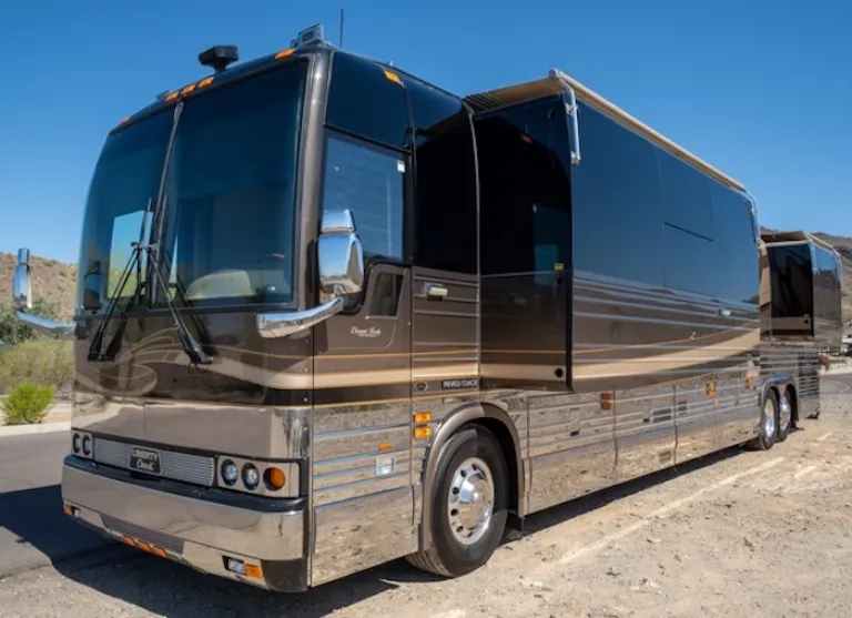 2005 Prevost Liberty Elegant Lady XLII Motorcoach