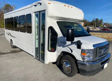 2025 Ford E-450 Starcraft 28P