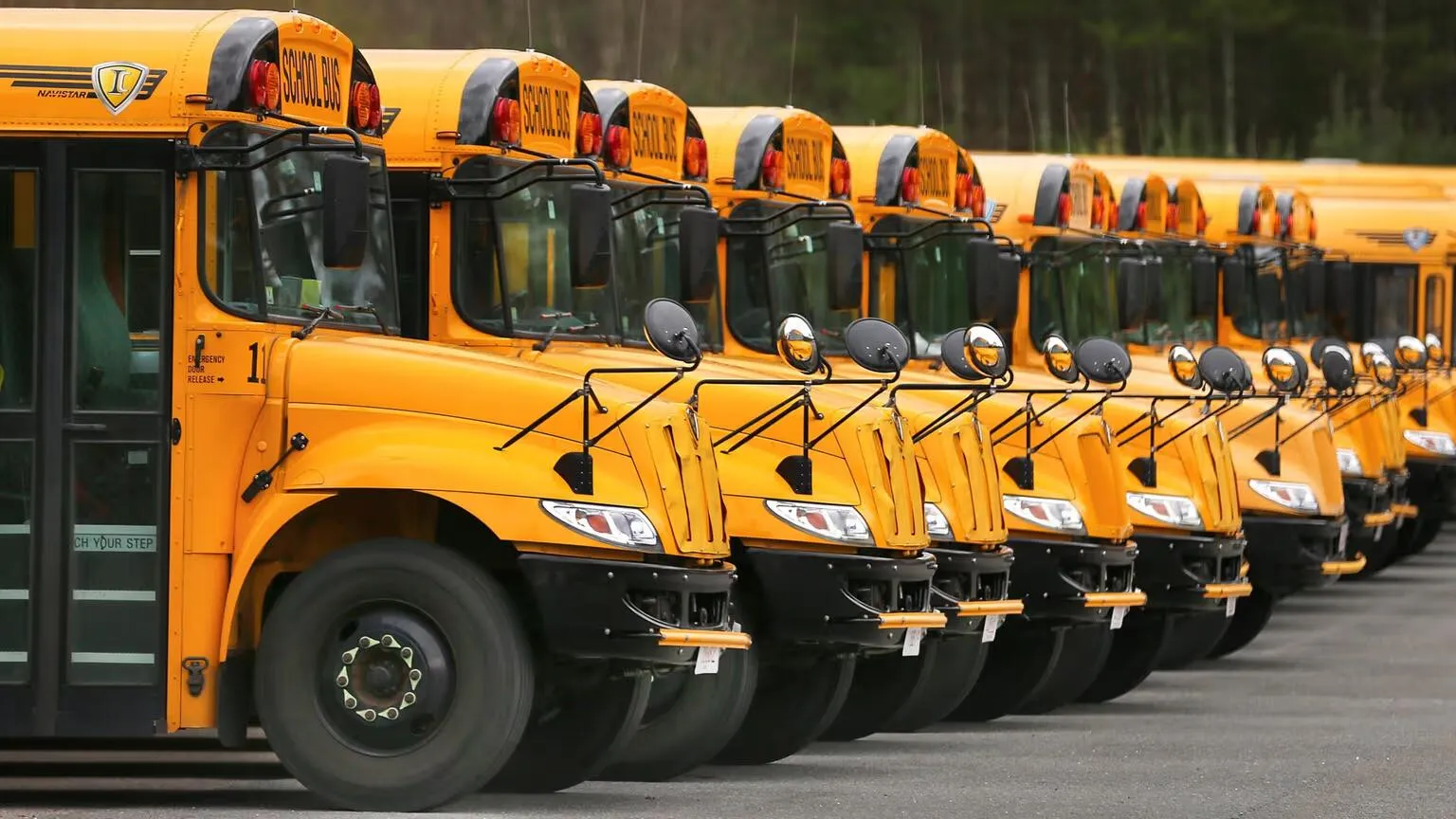 Not All Buses Are Created Equal: The Real Difference Between Transit & Coaches