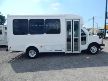 2016 Chevrolet G4500 Goshen 15P