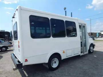 2016 Chevrolet G4500 Goshen 15P