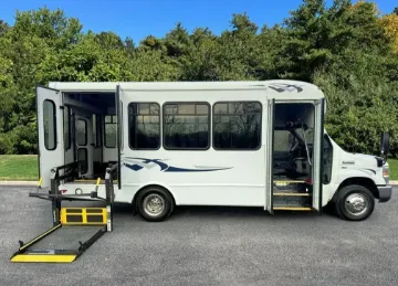 2016 Ford E-350 14P ADA