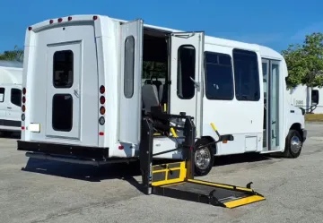 2021 Ford E-450 14P ADA