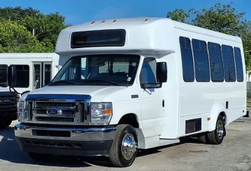2021 Ford E-450 14P ADA