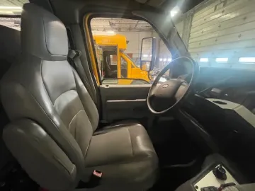2016 Ford E-450 Collins 30P