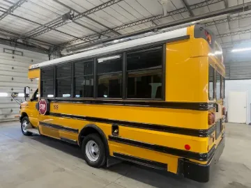 2016 Ford E-450 Collins 30P