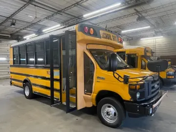 2016 Ford E-450 Collins 30P