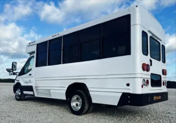 2024 Ford T-350HD Collins 14P