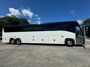 2016 MCI J4500 56P Coach