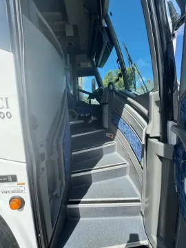 2016 MCI J4500 56P Coach