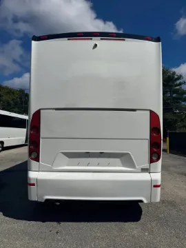 2016 MCI J4500 56P Coach
