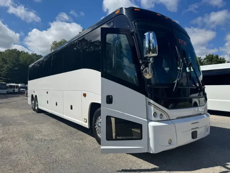 2016 MCI J4500 56P Coach