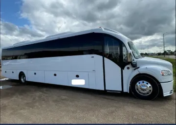 2025 Freightliner ECB EXEC 57P