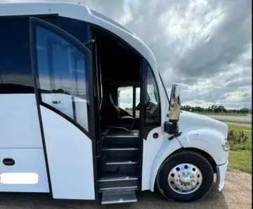 2025 Freightliner ECB EXEC 57P