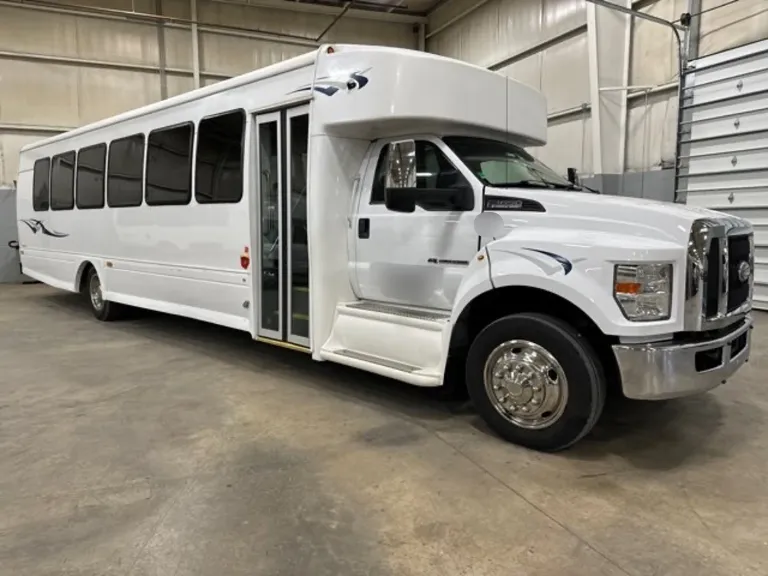 Picture of 2016 Ford F650 Starcraft Shuttle Bus