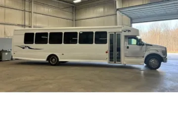 Picture of 2016 Ford F650 Starcraft Shuttle Bus