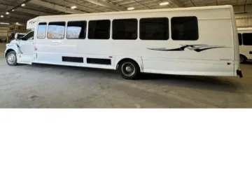 Picture of 2016 Ford F650 Starcraft Shuttle Bus
