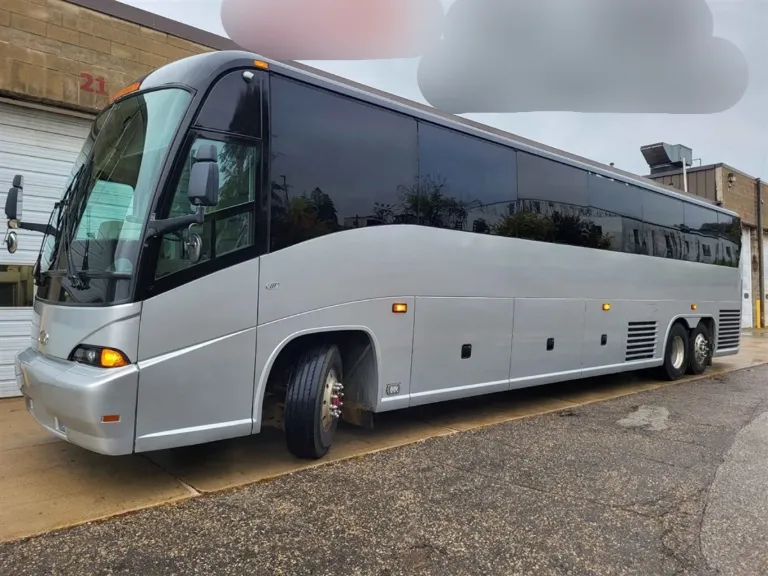 Picture of 2005 MCI J4500 Coach Bus