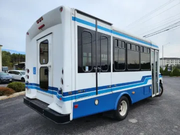 Picture of 2015 Ford E450 Starcraft Shuttle Bus