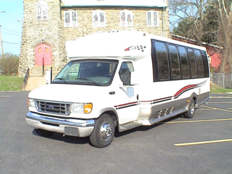Picture of 2003 Ford E450 Turtletop Shuttle Bus
