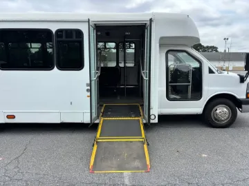 2015 Chevrolet 20P Shuttle