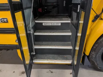2017 IC BUS