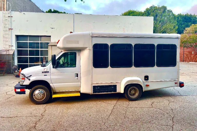Picture of 2014 Ford E-350 Starcraft Custom