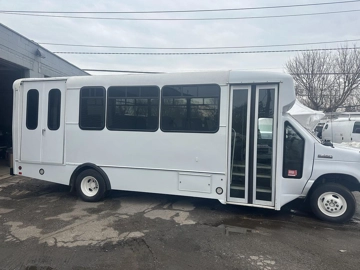 Picture of 2017 Ford E-450 ADA Shuttle Bus