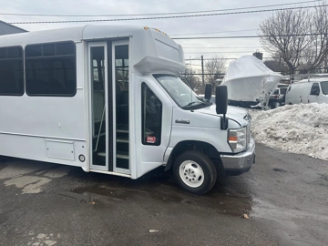 Picture of 2017 Ford E-450 ADA Shuttle Bus