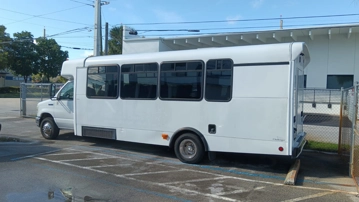 Picture of 2011 Ford Econoline E450 Shuttle Bus