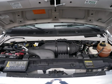 Picture of 2010 Ford Starcraft Starquest Shuttle Bus