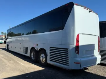 2016 MCI J4500 