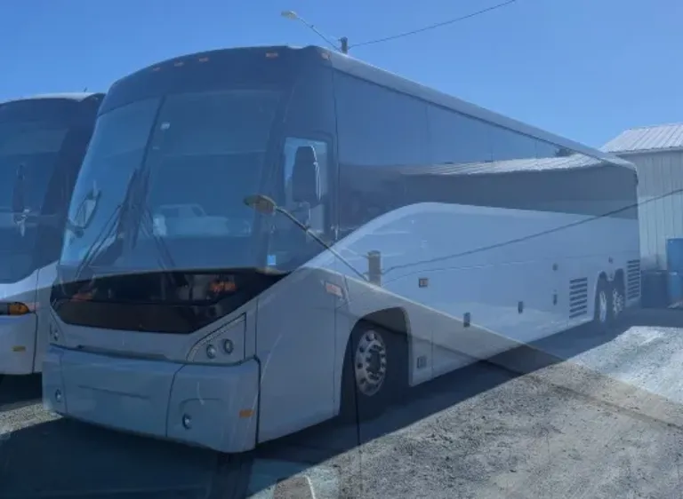 2016 MCI J4500 