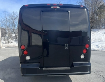 Picture of 2019 Ford E450 Gm24 Executive Shuttle
