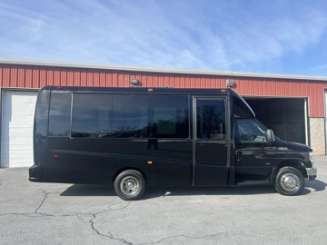 Picture of 2019 Ford E450 Gm24 Executive Shuttle