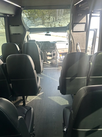 Picture of 2019 Ford E450 Gm24 Executive Shuttle
