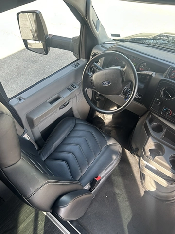 Picture of 2019 Ford E450 Gm24 Executive Shuttle