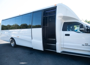 Picture of 2019 Ford F550 Gm33 Limo Bus