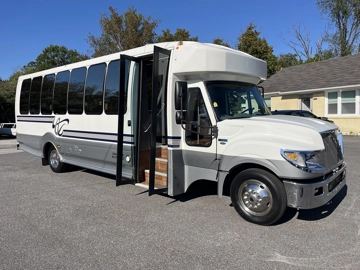 Picture of 2014 Turtle Top International Shuttle Bus