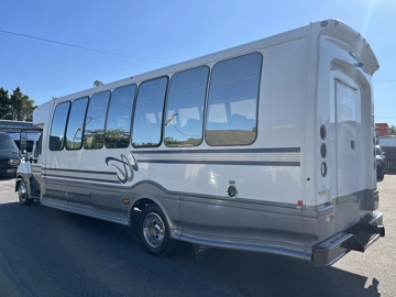 Picture of 2014 Turtle Top International Shuttle Bus