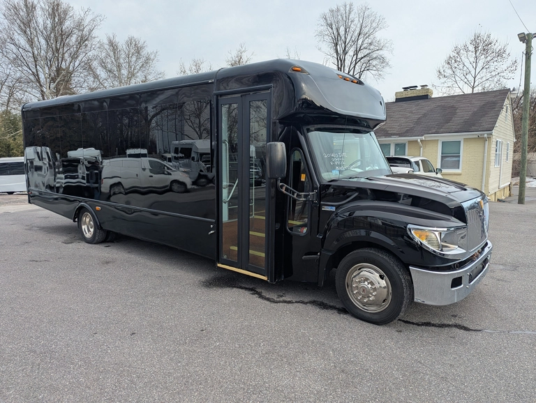 Picture of 2013 Starcraft Executive Shuttle Bus